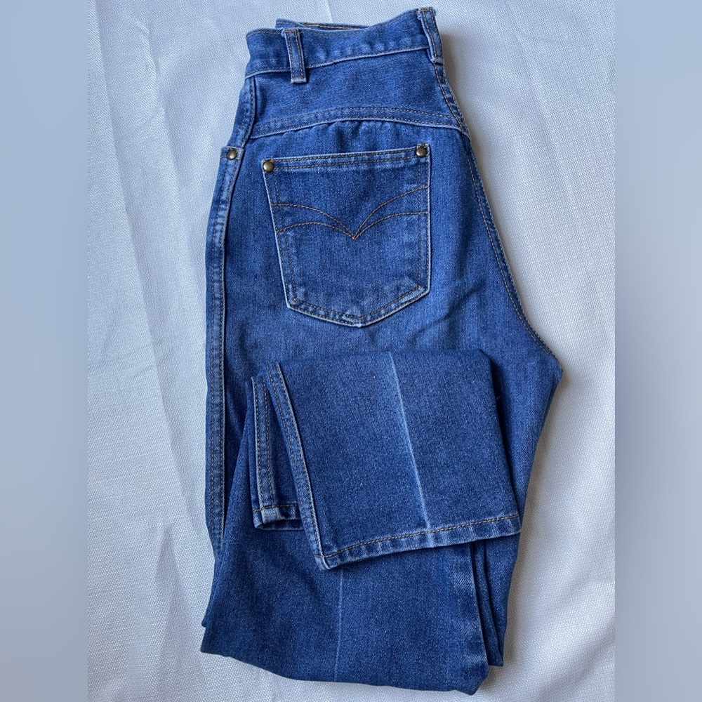 #20 Vintage Collections Jeans 8 Short Runs Small